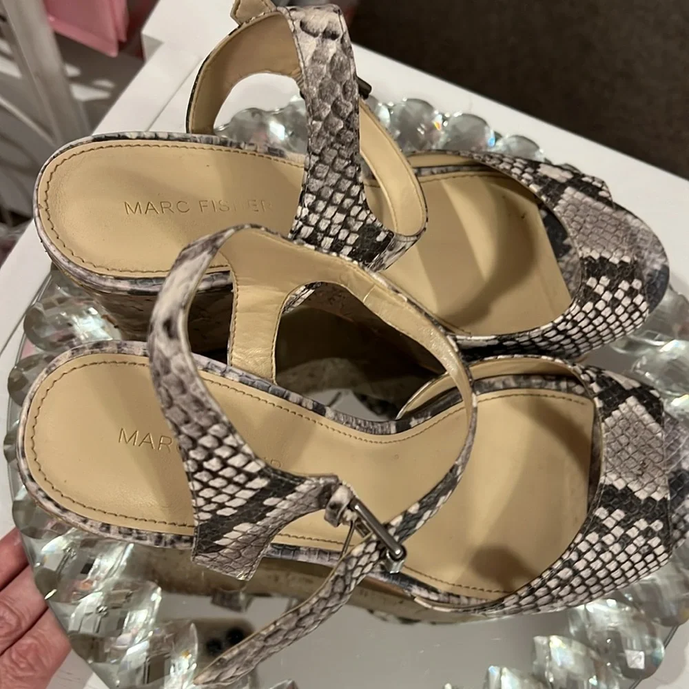 Marc Fisher Snakeskin Patterned Women's Sandals 8.5 - Picture 4 of 10